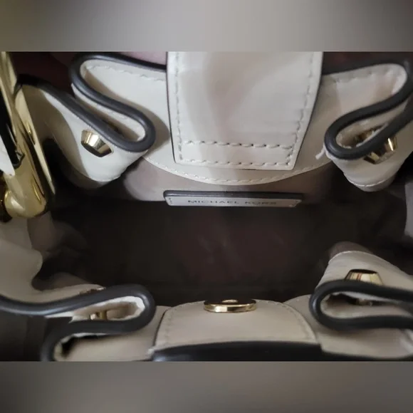 Michael Kors Small Ring Bucket-shoulder strap Light Cream with Gold Accents NWOT - Picture 6 of 11